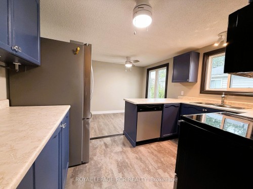 38 Royal Oak Drive, Innisfil, ON - Indoor Photo Showing Kitchen With Double Sink