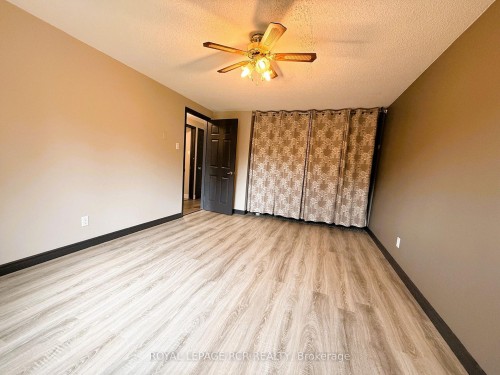 38 Royal Oak Drive, Innisfil, ON - Indoor Photo Showing Other Room