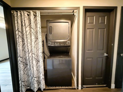 38 Royal Oak Drive, Innisfil, ON - Indoor Photo Showing Laundry Room