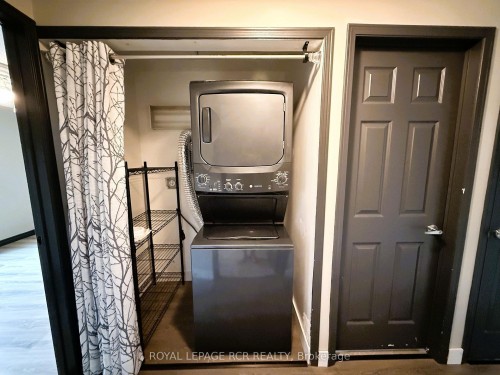38 Royal Oak Drive, Innisfil, ON - Indoor Photo Showing Laundry Room