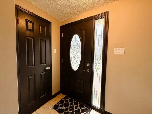 38 Royal Oak Drive, Innisfil, ON - Indoor Photo Showing Other Room