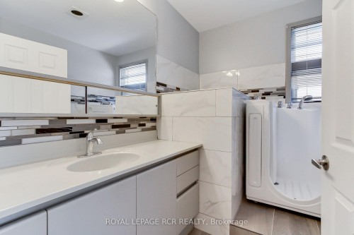 77 Alhart Drive, Toronto, ON - Indoor Photo Showing Bathroom