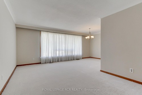 77 Alhart Drive, Toronto, ON - Indoor Photo Showing Other Room