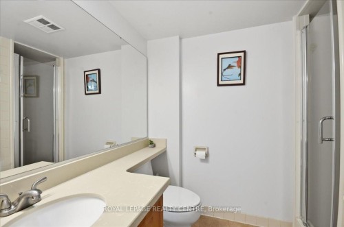 410-1360 Rathburn Road E, Mississauga, ON - Indoor Photo Showing Bathroom