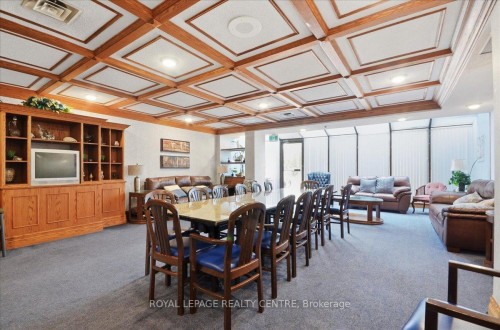 410-1360 Rathburn Road E, Mississauga, ON - Indoor Photo Showing Dining Room