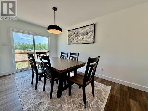 62 Eddy Crescent, Pembroke, ON - Indoor Photo Showing Dining Room