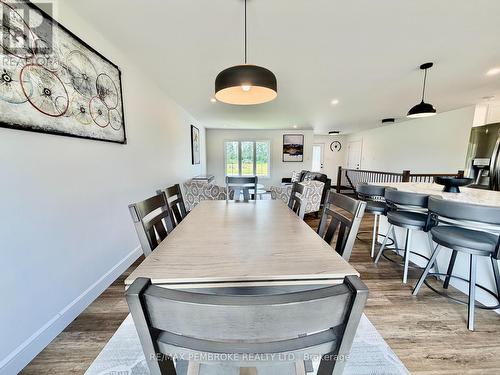 62 Eddy Crescent, Pembroke, ON - Indoor Photo Showing Dining Room