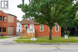 116 MITTON STREET North  Sarnia, ON N7T 6G4