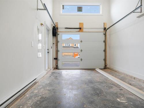 32 Brianna Drive, Lantz, NS - Indoor Photo Showing Garage