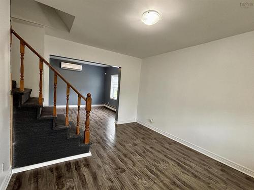 683 Mahon Street, New Waterford, NS - Indoor Photo Showing Other Room