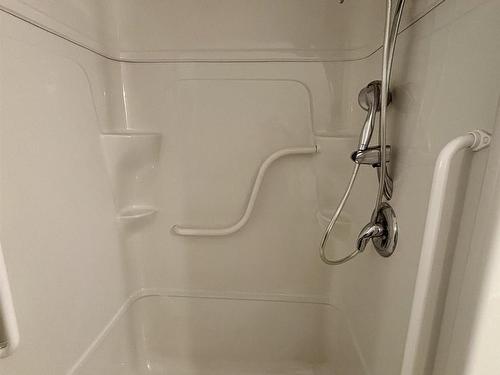 683 Mahon Street, New Waterford, NS - Indoor Photo Showing Bathroom