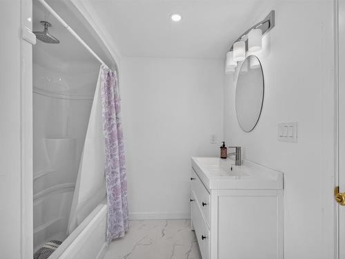 489 North Market Street, Summerside, PE - Indoor Photo Showing Bathroom