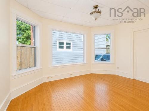 18/20 Queen Street, Sydney, NS - Indoor Photo Showing Other Room