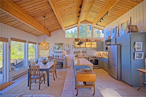 1607 North Beach Rd, Salt Spring, BC 
