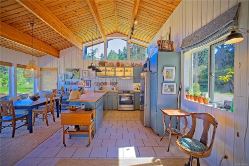 1607 North Beach Rd, Salt Spring, BC 