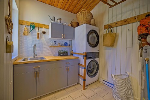 1607 North Beach Rd, Salt Spring, BC 
