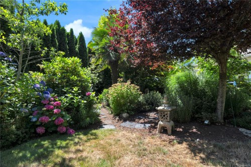 2071 James Edward Pl, Nanaimo, BC 