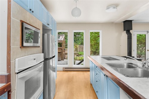 395 Lyngail Pl, Gabriola Island, BC 