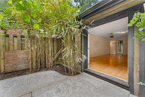 395 Lyngail Pl, Gabriola Island, BC 