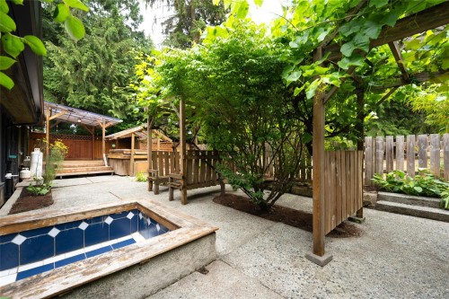 395 Lyngail Pl, Gabriola Island, BC 