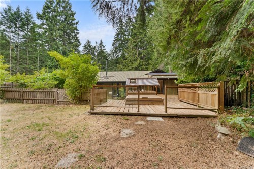 395 Lyngail Pl, Gabriola Island, BC 