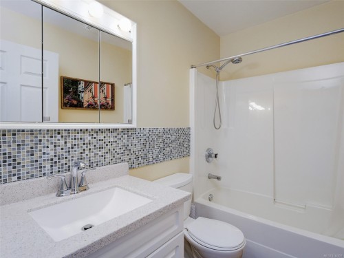 19 Eagle Lane, View Royal, BC 