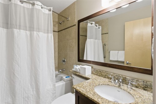 #307C-181 Beachside Dr, Parksville, BC - Indoor Photo Showing Bathroom