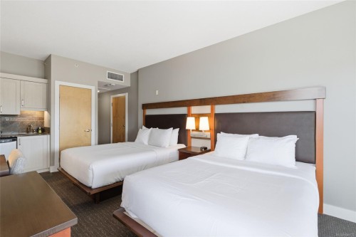 #307C-181 Beachside Dr, Parksville, BC - Indoor Photo Showing Bedroom