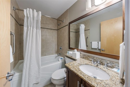 #307C-181 Beachside Dr, Parksville, BC - Indoor Photo Showing Bathroom
