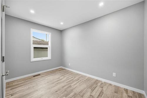 78 Fernwood Ave, Winnipeg, MB - Indoor Photo Showing Other Room