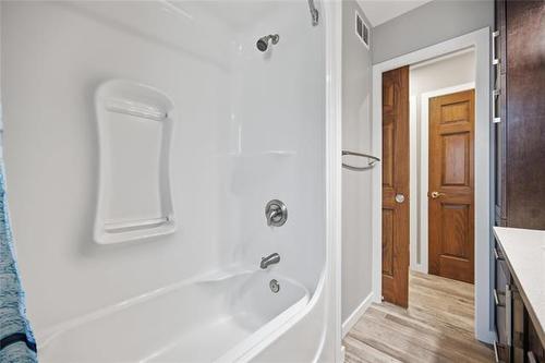 78 Fernwood Ave, Winnipeg, MB - Indoor Photo Showing Bathroom