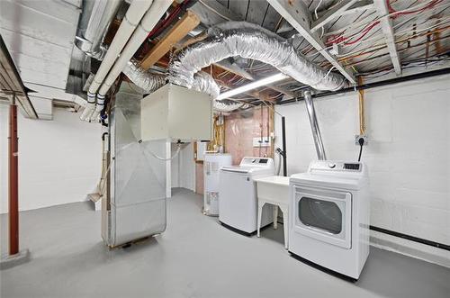 78 Fernwood Ave, Winnipeg, MB - Indoor Photo Showing Laundry Room