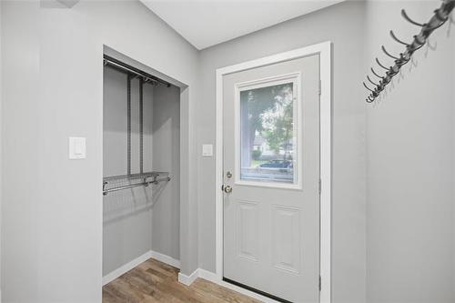 78 Fernwood Ave, Winnipeg, MB - Indoor Photo Showing Other Room