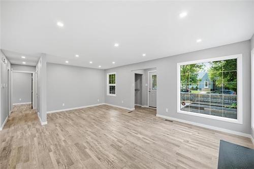 78 Fernwood Ave, Winnipeg, MB - Indoor Photo Showing Other Room