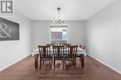 3696 Waterfall Crescent, Mississauga, ON - Indoor Photo Showing Dining Room