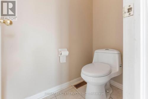 3696 Waterfall Crescent, Mississauga, ON - Indoor Photo Showing Bathroom