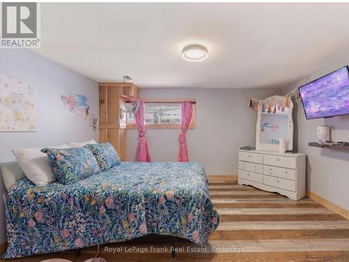 241 Bellevue Drive, Quinte West, ON - Indoor Photo Showing Bedroom