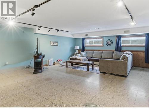 241 Bellevue Drive, Quinte West, ON - Indoor