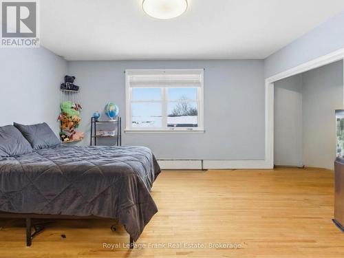 241 Bellevue Drive, Quinte West, ON - Indoor Photo Showing Bedroom