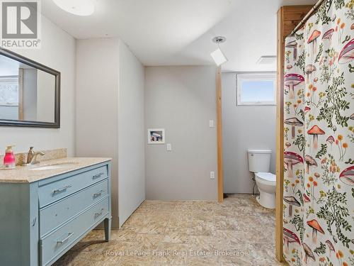 241 Bellevue Drive, Quinte West, ON - Indoor Photo Showing Bathroom
