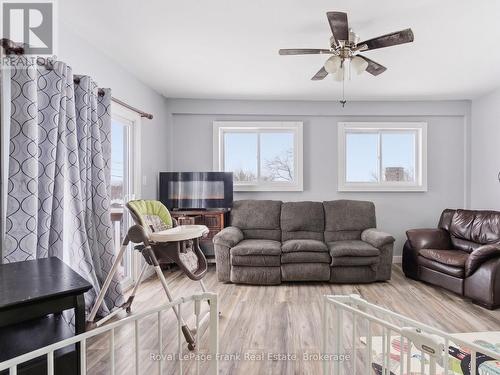 241 Bellevue Drive, Quinte West, ON - Indoor Photo Showing Living Room