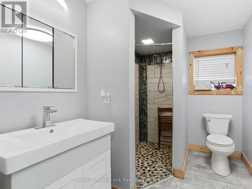241 Bellevue Drive, Quinte West, ON - Indoor Photo Showing Bathroom
