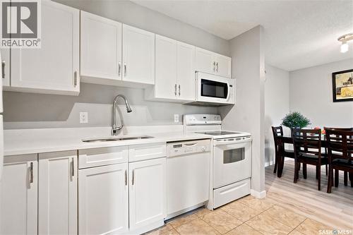 416 425 115Th Street E, Saskatoon, SK - Indoor Photo Showing Kitchen