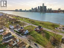 819-829 RIVERSIDE AVE Windsor, ON N9A 2T4