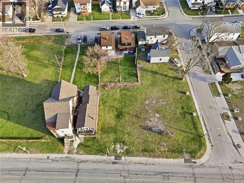 819-829 Riverside Ave, Windsor, ON 