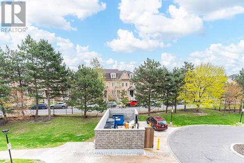 401 - 3077 Weston Road, Toronto, ON - Outdoor
