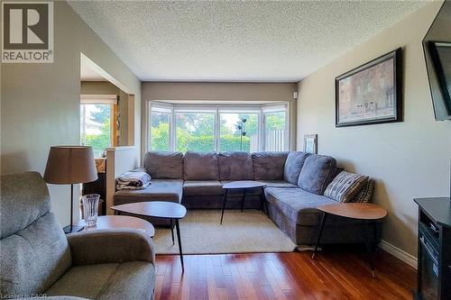 502 Barton Street Unit# 50, Stoney Creek, ON - Indoor Photo Showing Living Room