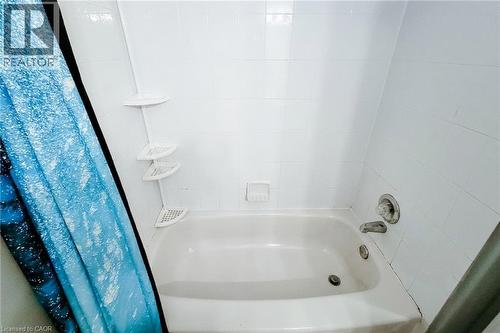 502 Barton Street Unit# 50, Stoney Creek, ON - Indoor Photo Showing Bathroom