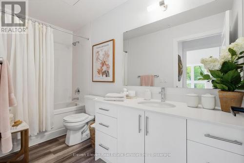 422 - 1100 Lackner Place, Kitchener, ON - Indoor Photo Showing Bathroom