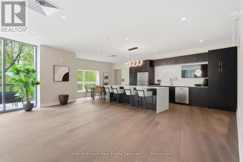422 - 1100 Lackner Place, Kitchener, ON - Indoor Photo Showing Kitchen With Upgraded Kitchen
